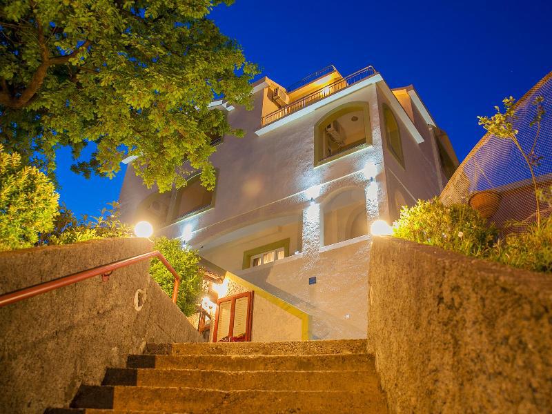 Pansion Nobel Hotel Petrovac Buitenkant foto