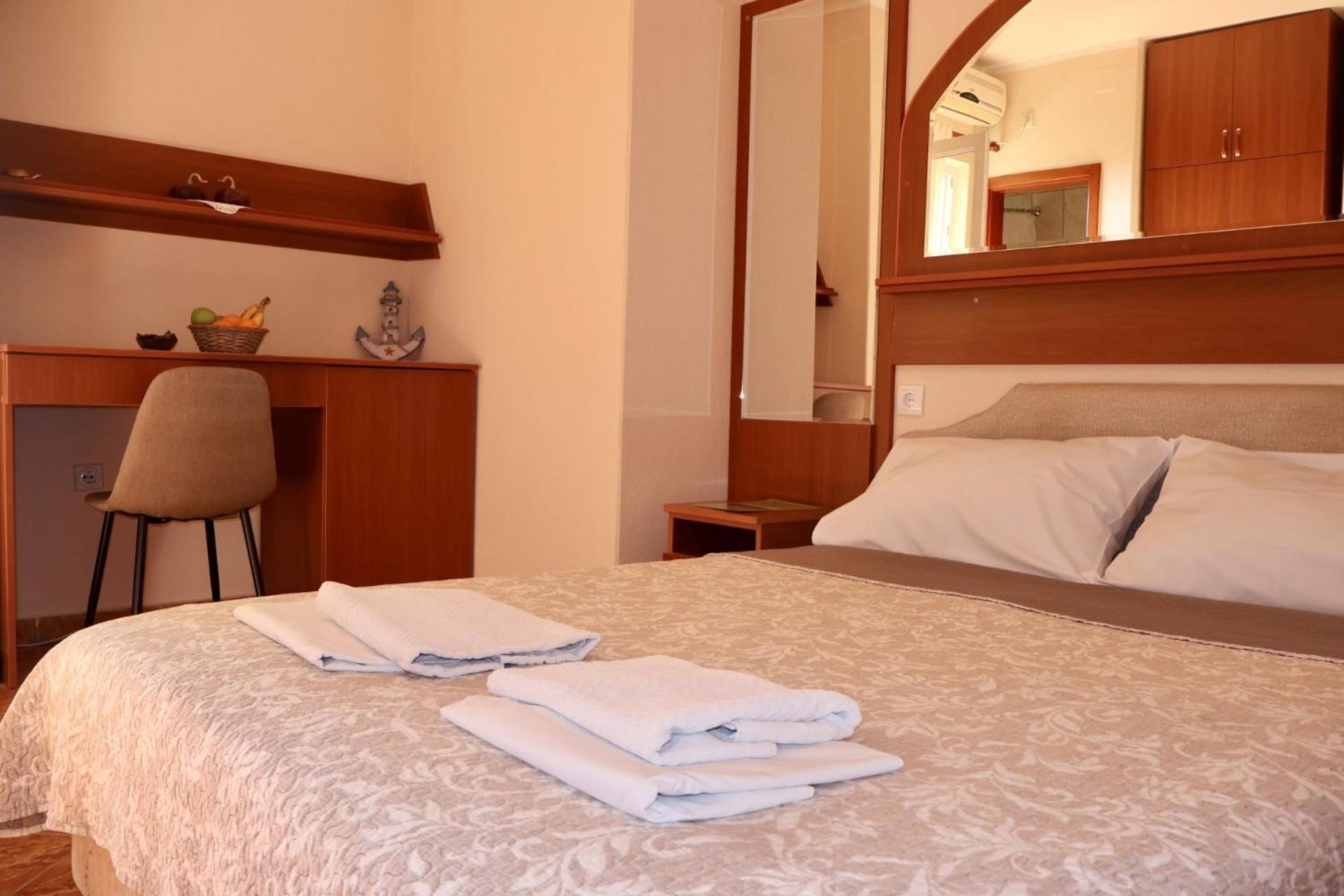 Pansion Nobel Hotel Petrovac Buitenkant foto