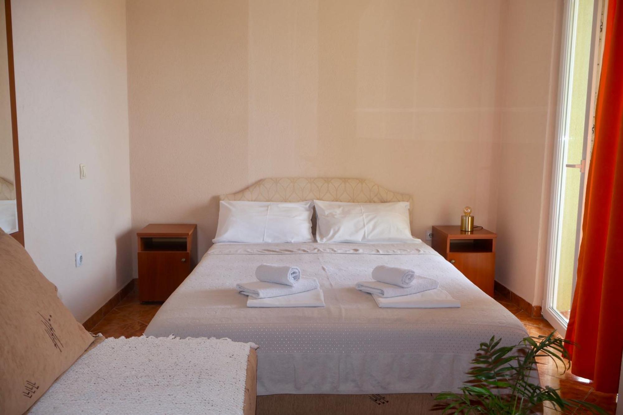 Pansion Nobel Hotel Petrovac Kamer foto
