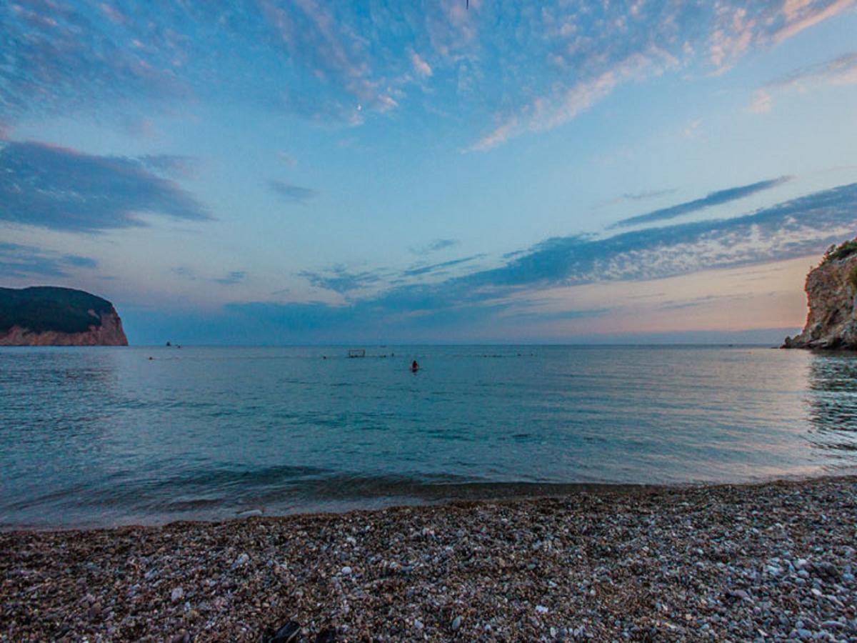 Pansion Nobel Hotel Petrovac Buitenkant foto