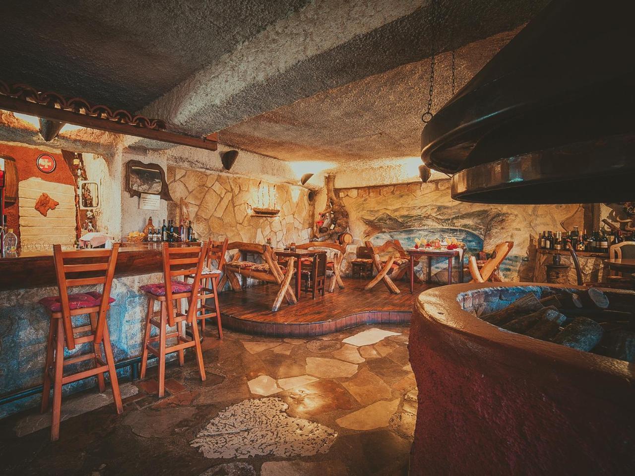 Pansion Nobel Hotel Petrovac Buitenkant foto