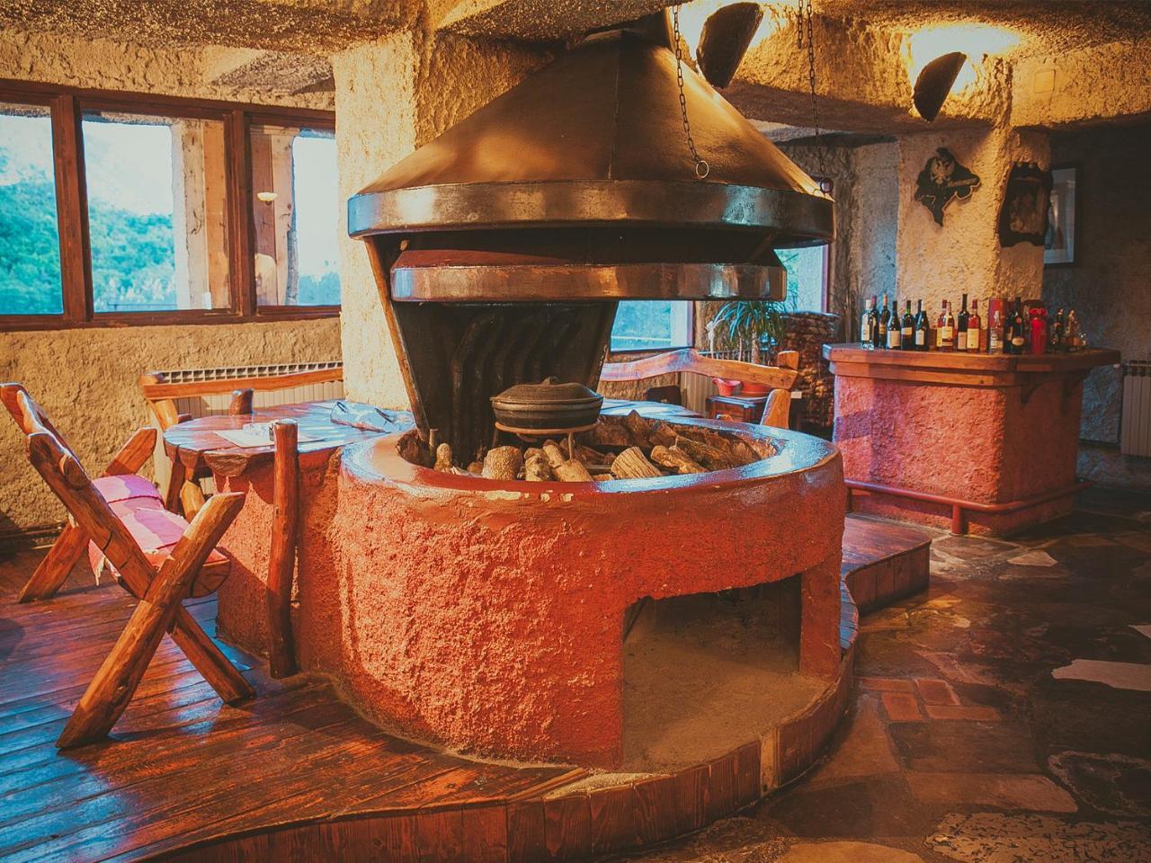 Pansion Nobel Hotel Petrovac Buitenkant foto