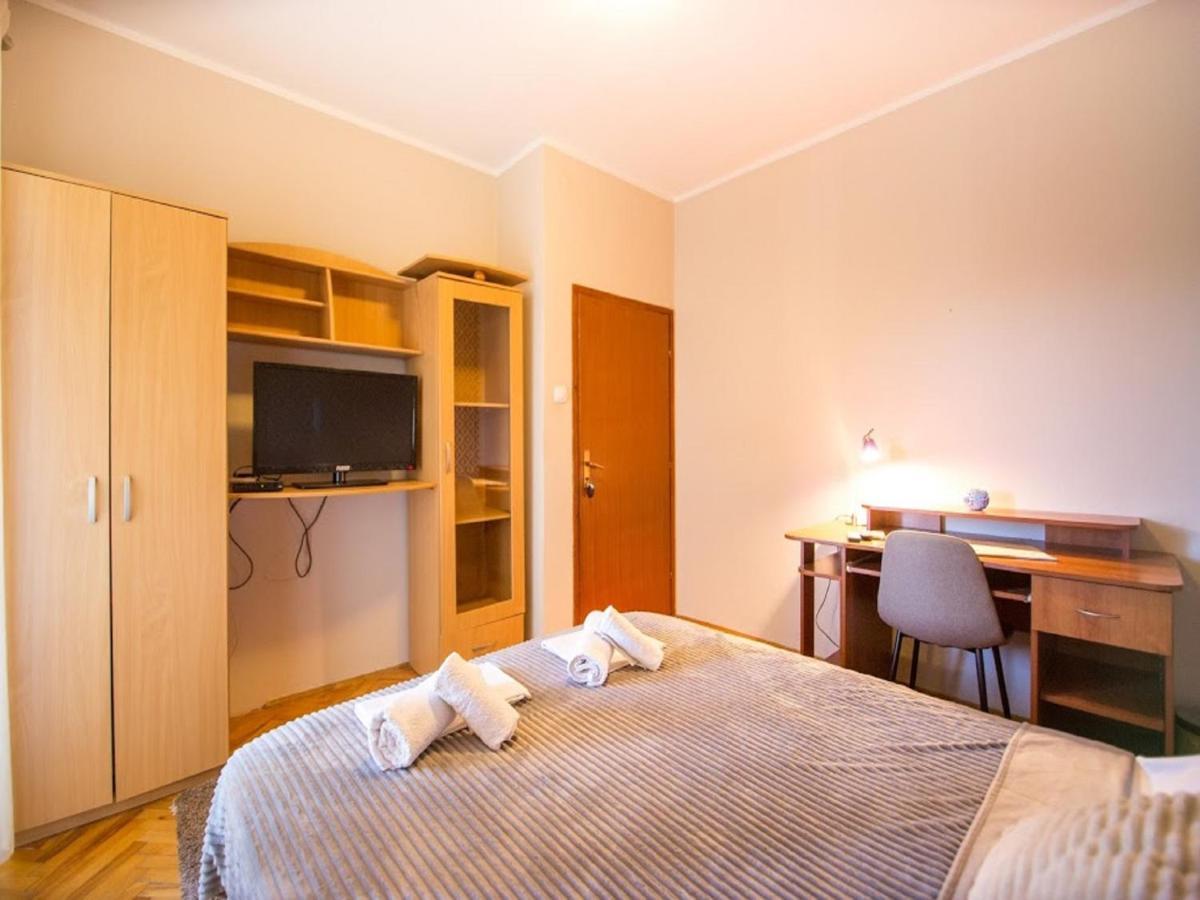 Pansion Nobel Hotel Petrovac Buitenkant foto