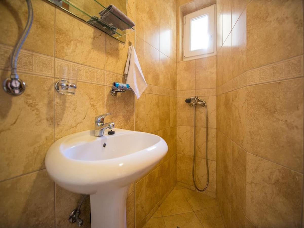 Pansion Nobel Hotel Petrovac Buitenkant foto